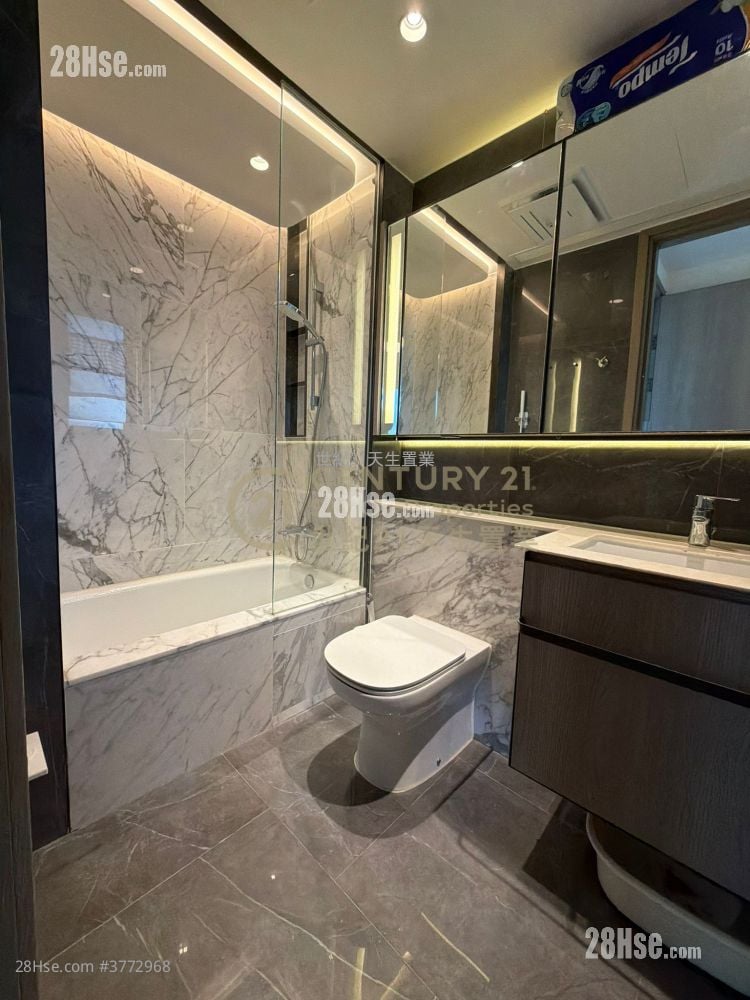 Le Pont Rental 3 Bedrooms , 2 Bathrooms 755 ft²