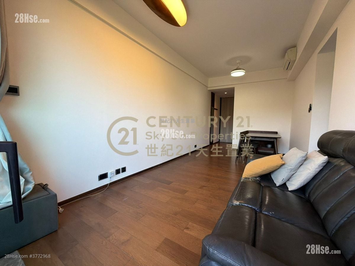 Le Pont Rental 3 Bedrooms , 2 Bathrooms 755 ft²