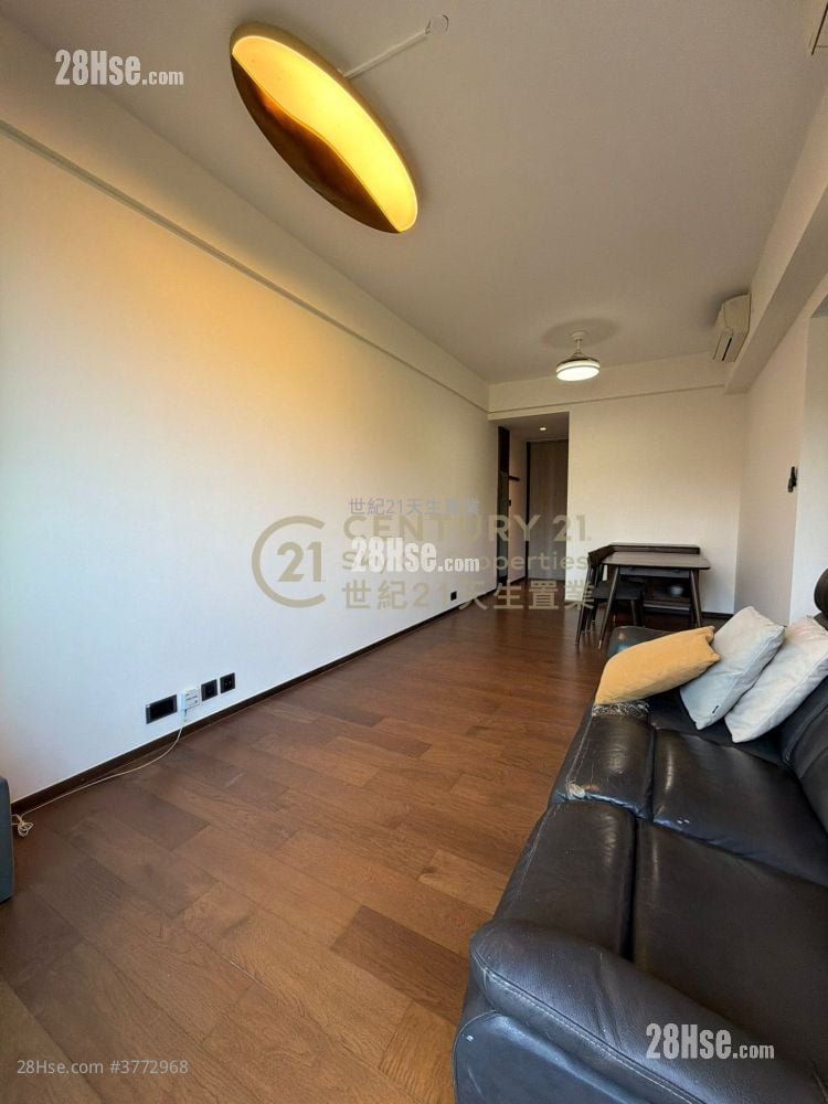 Le Pont Rental 3 Bedrooms , 2 Bathrooms 755 ft²