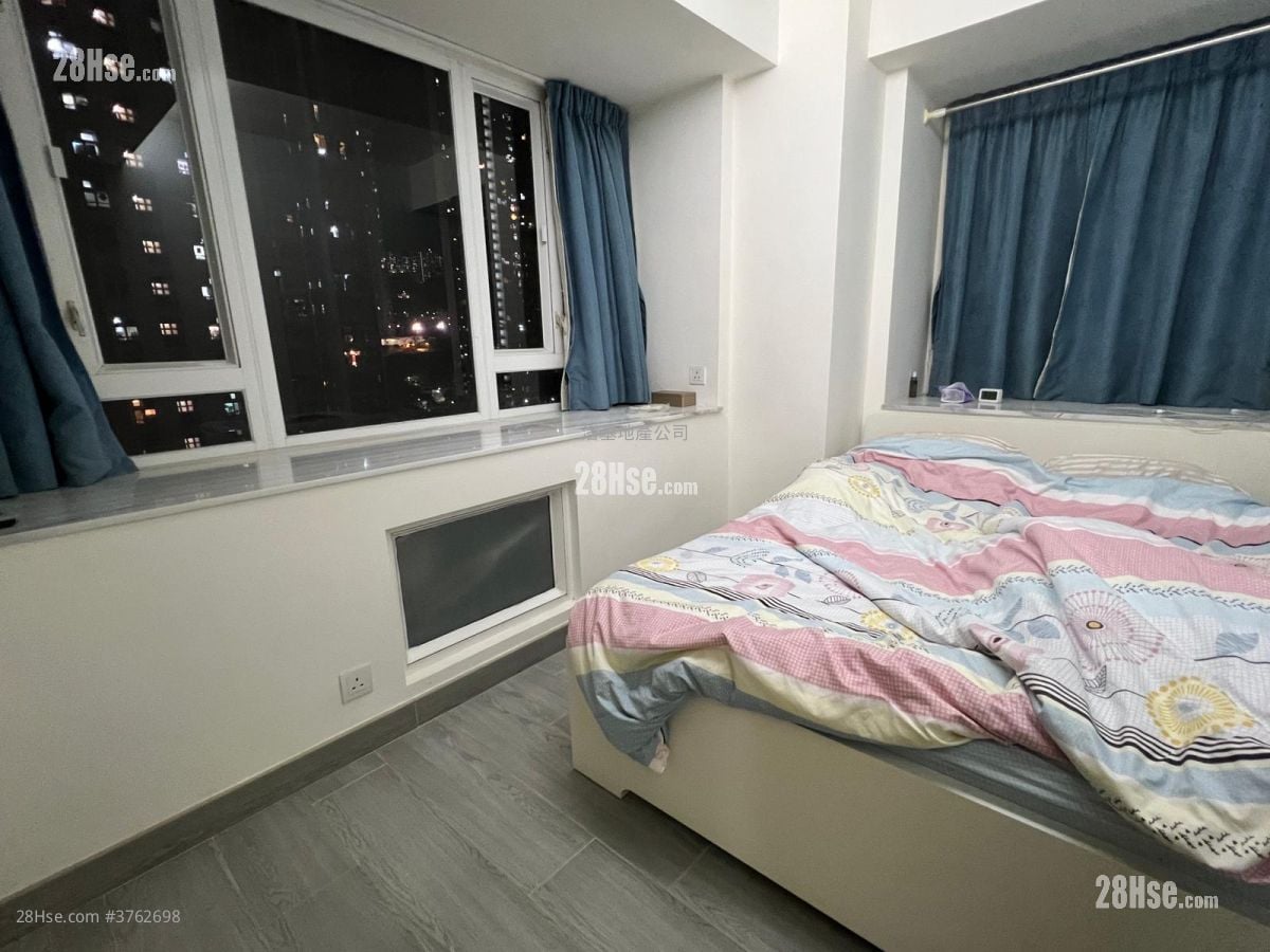 Tak Bo Garden Sell 2 Bedrooms , 1 Bathroom 382 ft²