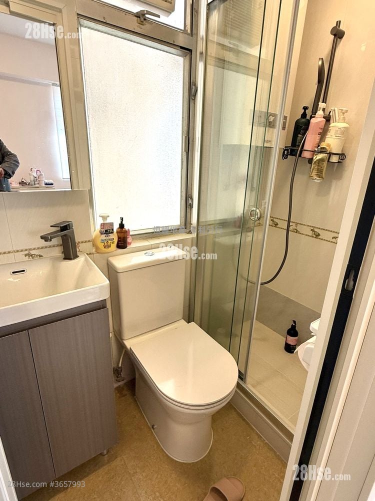 Winner Centre Sell 1 Bedroom , 1 Bathroom 260 ft²