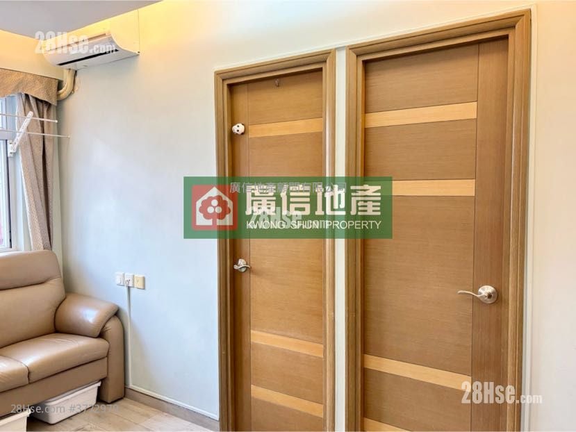 Kam Fai Building Sell 2 Bedrooms , 1 Bathroom 302 ft²