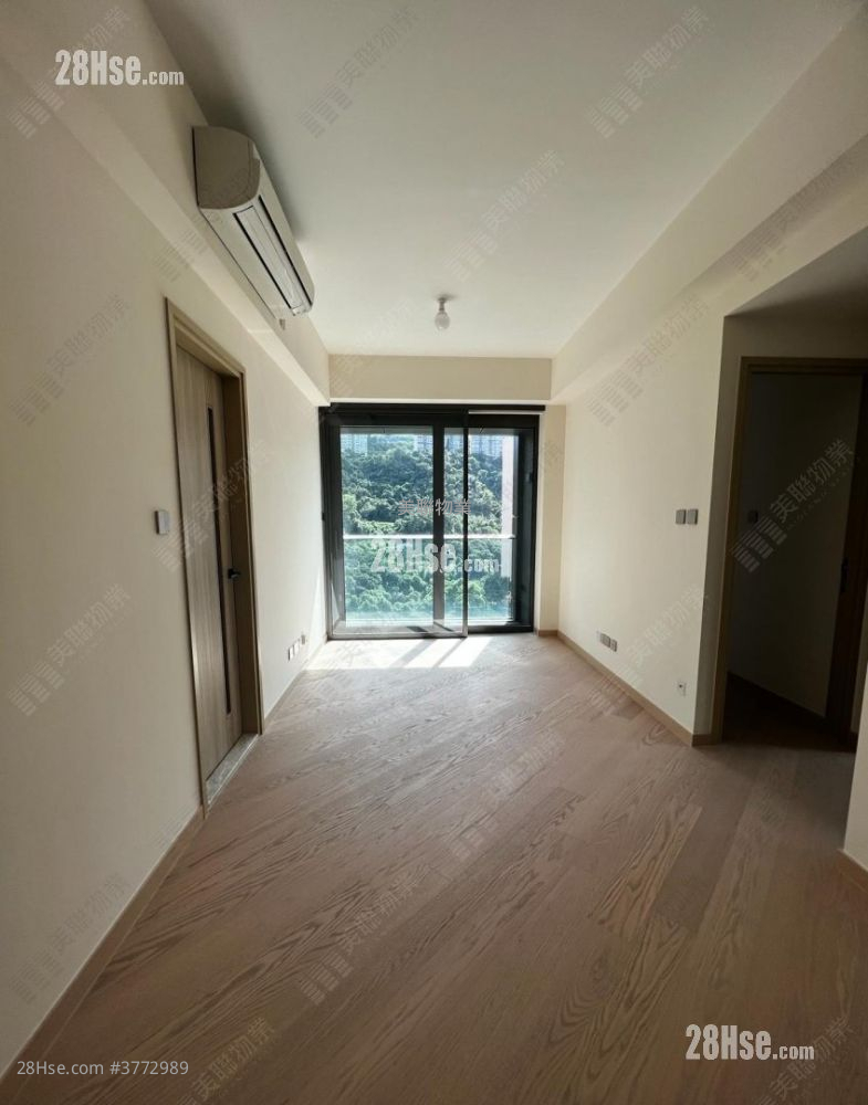 The Arles Sell 2 Bedrooms , 1 Bathroom 552 ft²