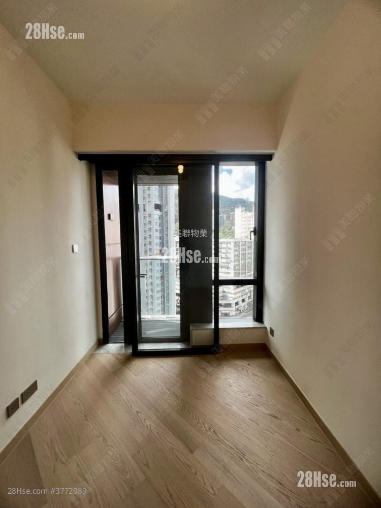 The Arles Sell 2 Bedrooms , 1 Bathroom 552 ft²