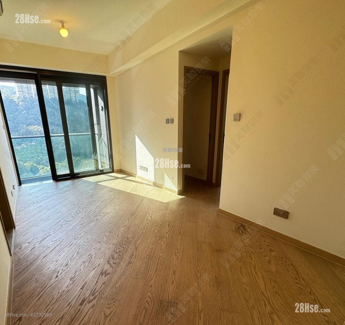 The Arles Sell 2 Bedrooms , 1 Bathroom 552 ft²