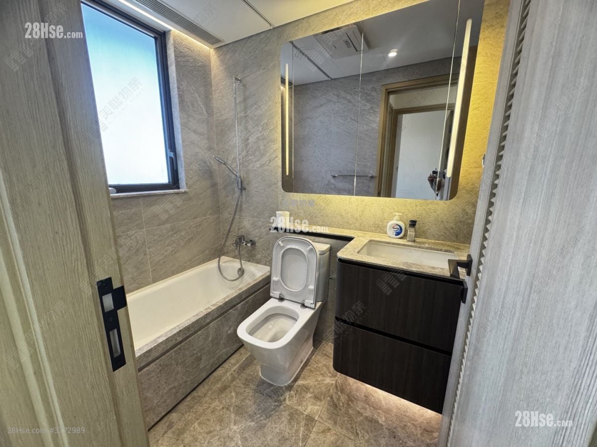 The Arles Sell 2 Bedrooms , 1 Bathroom 552 ft²