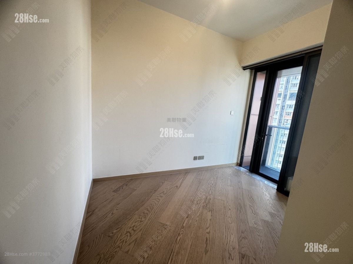 The Arles Sell 2 Bedrooms , 1 Bathroom 552 ft²