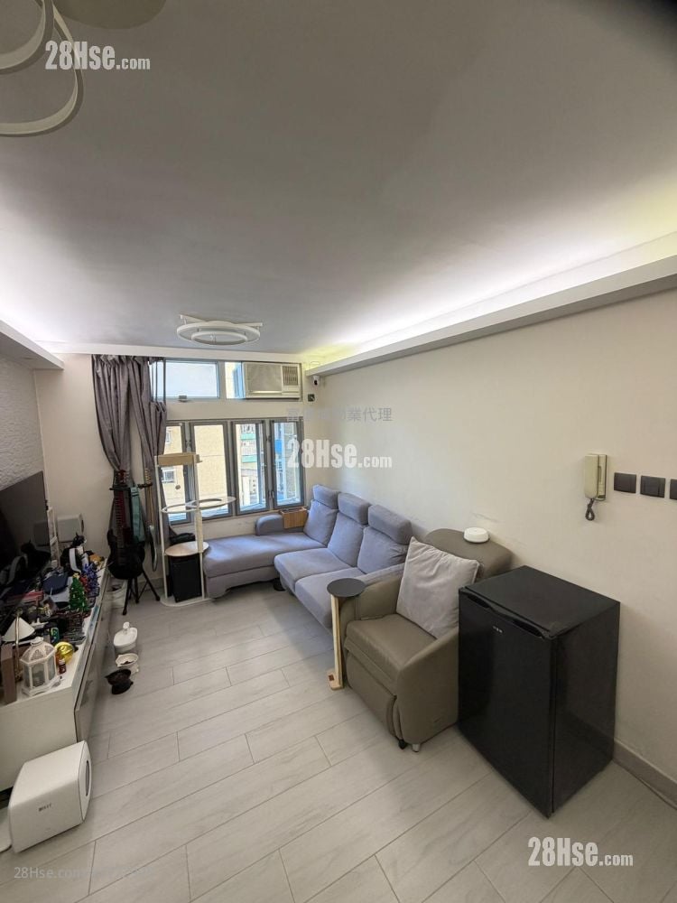 Hong Lam Court Sell 3 Bedrooms , 1 Bathroom 554 ft²