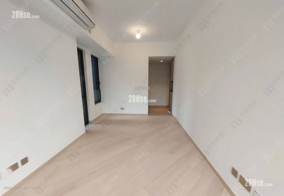 The Arles Sell 3 Bedrooms , 1 Bathroom 673 ft²