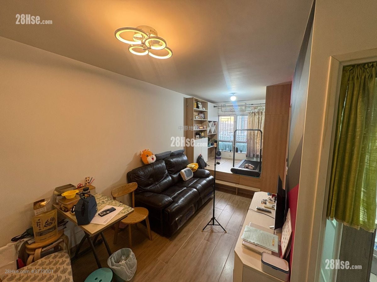 Ping Yan Court Sell 1 Bedroom , 1 Bathroom 380 ft²