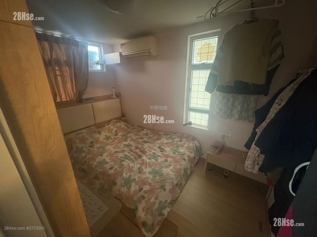 Ping Yan Court Sell 1 Bedroom , 1 Bathroom 380 ft²