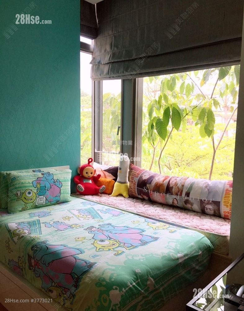 bedroom 1: The Green Sell 3 Bedrooms , 4 Bathrooms 1,315 ft²