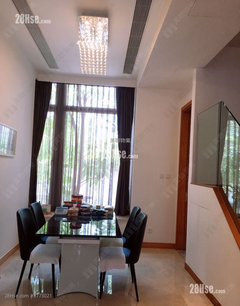 The Green Sell 3 Bedrooms , 4 Bathrooms 1,315 ft²