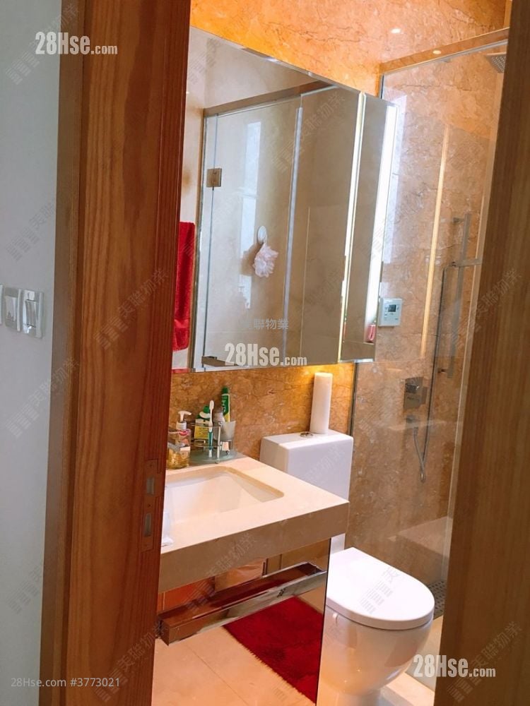 bathroom: The Green Sell 3 Bedrooms , 4 Bathrooms 1,315 ft²