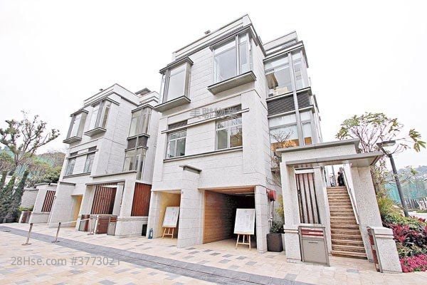 building outlook: The Green Sell 3 Bedrooms , 4 Bathrooms 1,315 ft²