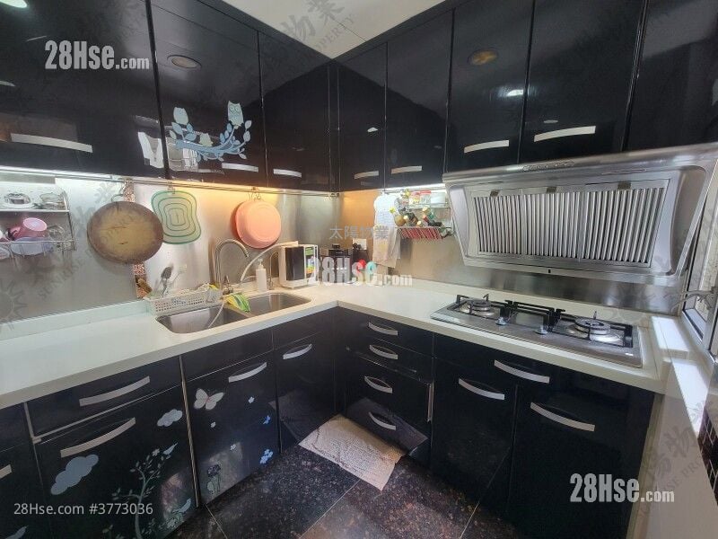 Whampoa Garden Sell 3 Bedrooms 825 ft²