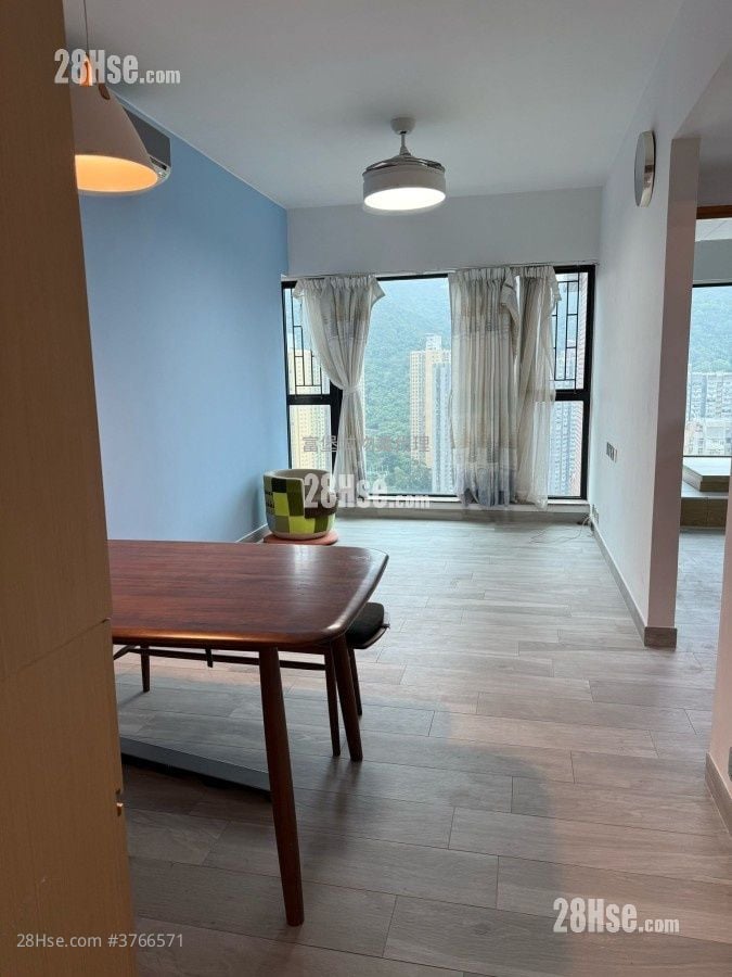 Castello Sell 2 Bedrooms , 1 Bathroom 580 ft²