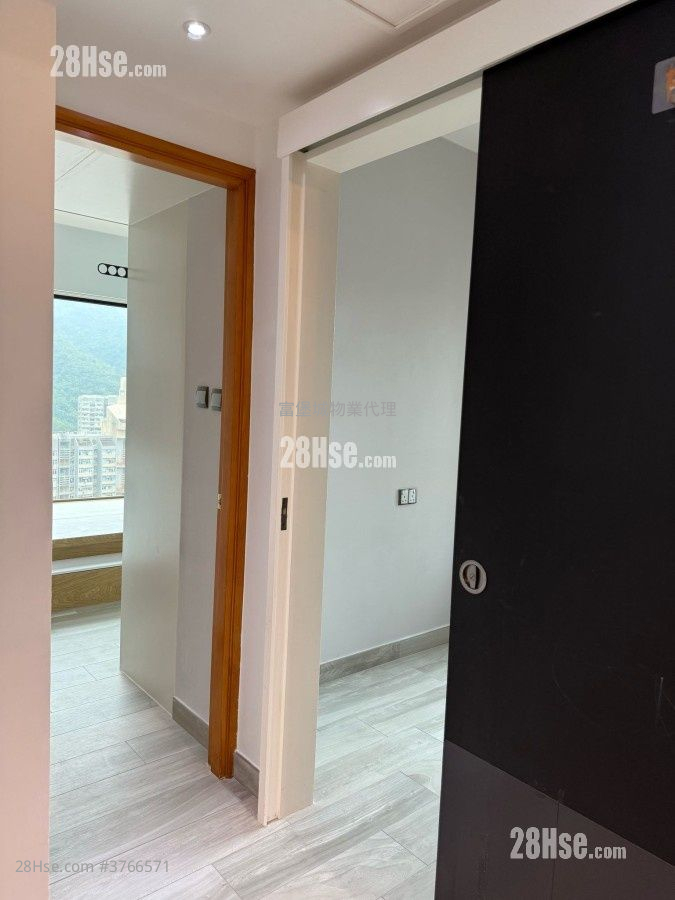 Castello Sell 2 Bedrooms , 1 Bathroom 580 ft²