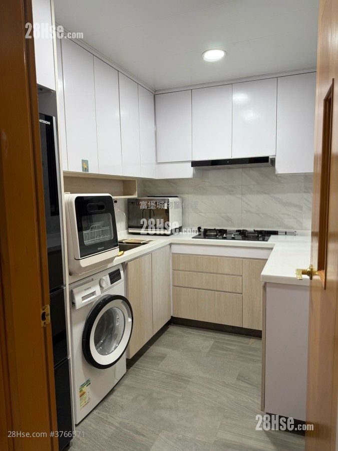 Castello Sell 2 Bedrooms , 1 Bathroom 580 ft²