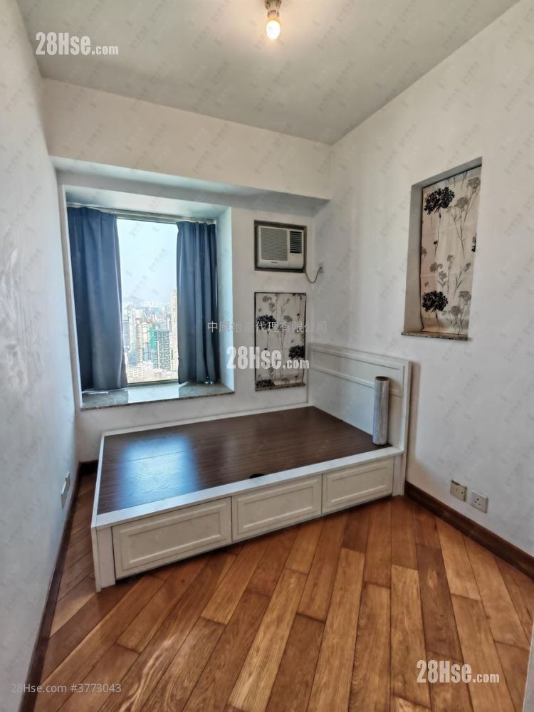 Harbour Green Sell 2 Bedrooms 482 ft²