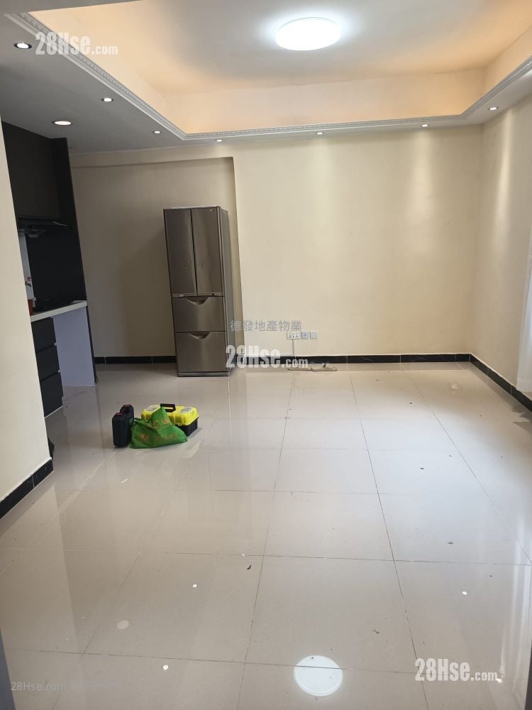 Overseas Court Rental 2 Bedrooms , 1 Bathroom 480 ft²