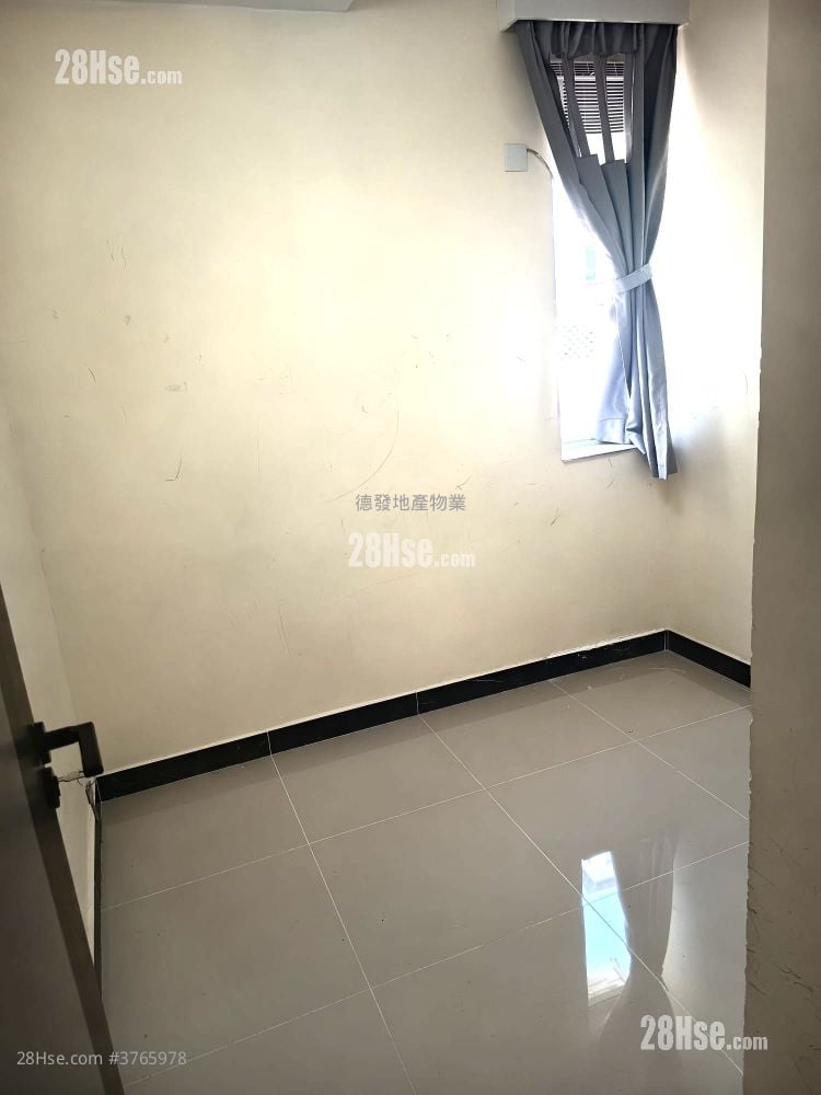 Overseas Court Rental 2 Bedrooms , 1 Bathroom 480 ft²