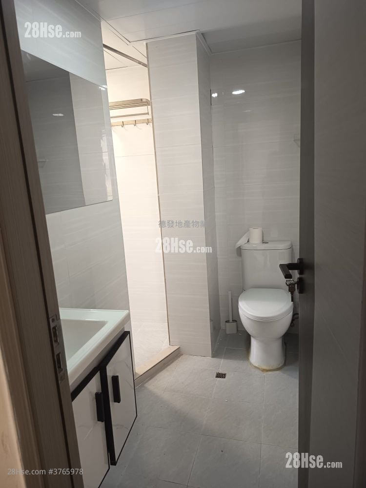 Overseas Court Rental 2 Bedrooms , 1 Bathroom 480 ft²