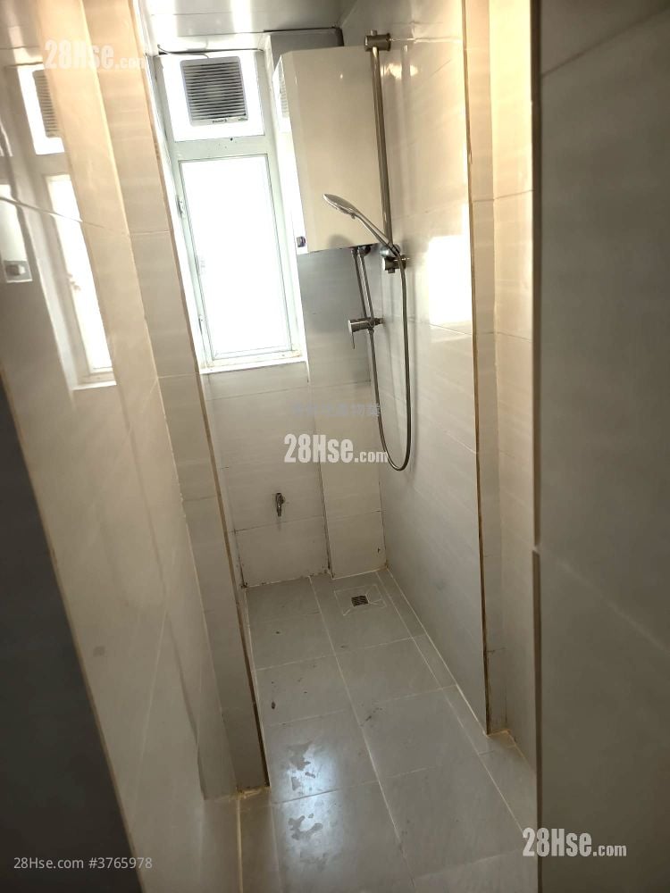 Overseas Court Rental 2 Bedrooms , 1 Bathroom 480 ft²