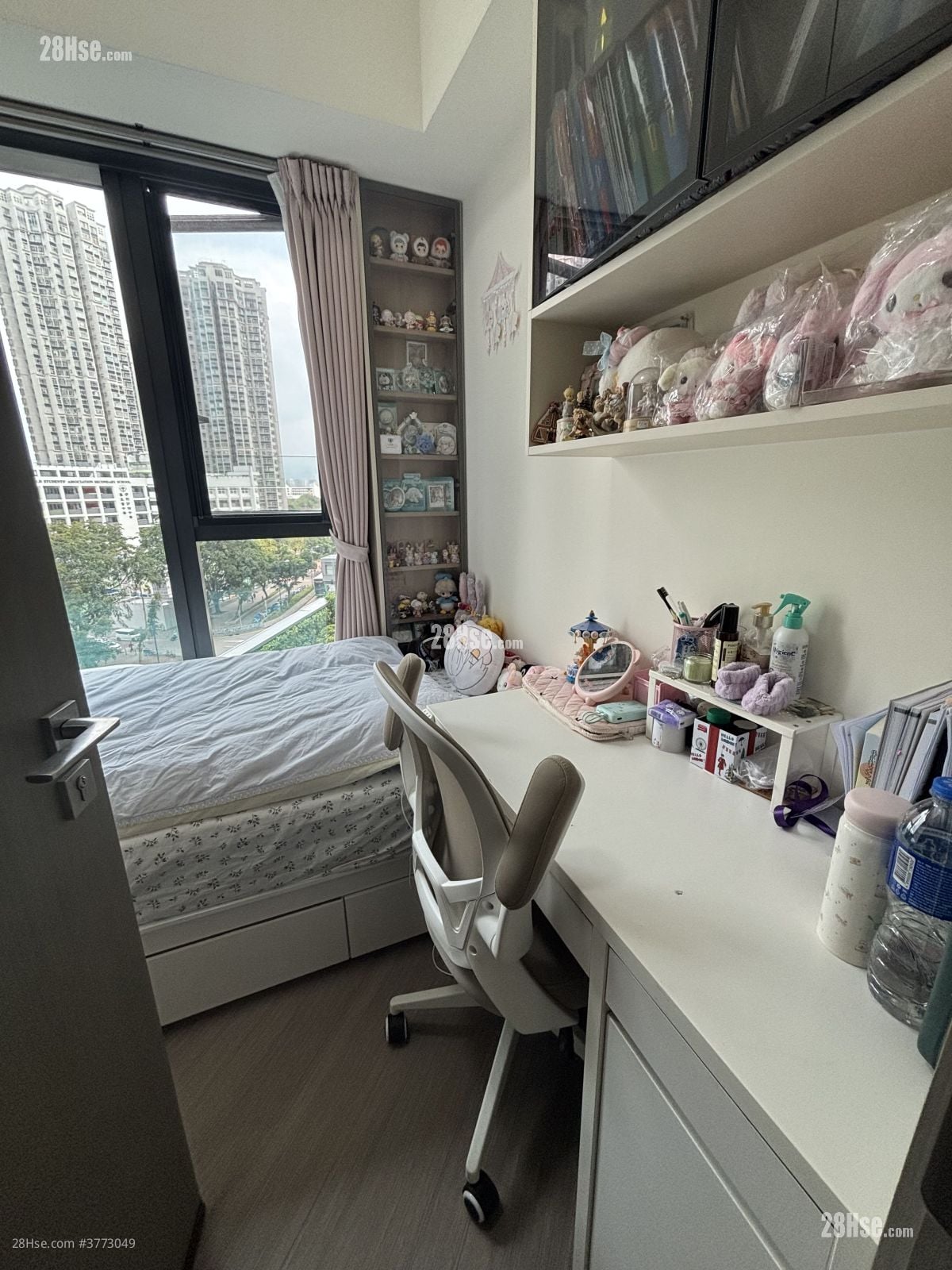 Yoho West Sell 3 Bedrooms , 3 Bathrooms 893 ft²