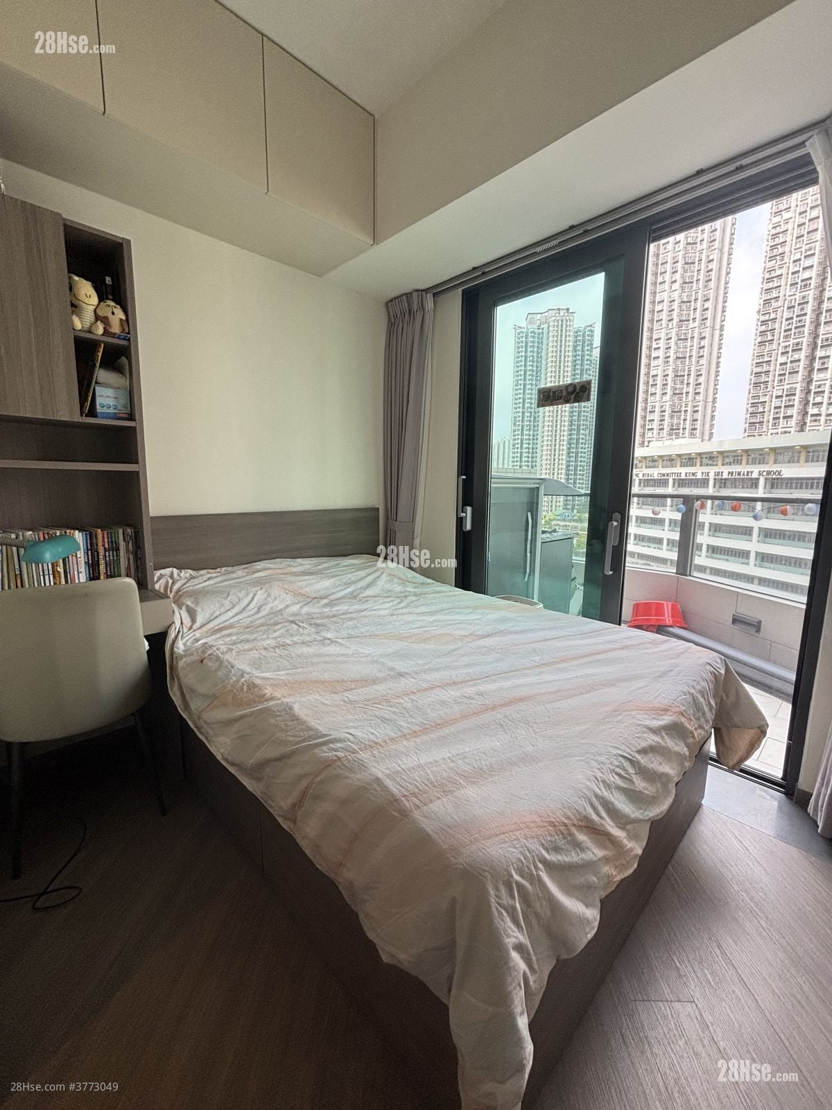 Yoho West Sell 3 Bedrooms , 3 Bathrooms 893 ft²