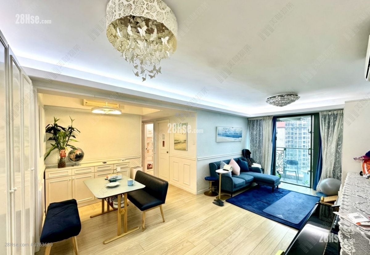 Residence Oasis Sell 3 Bedrooms , 2 Bathrooms 763 ft²