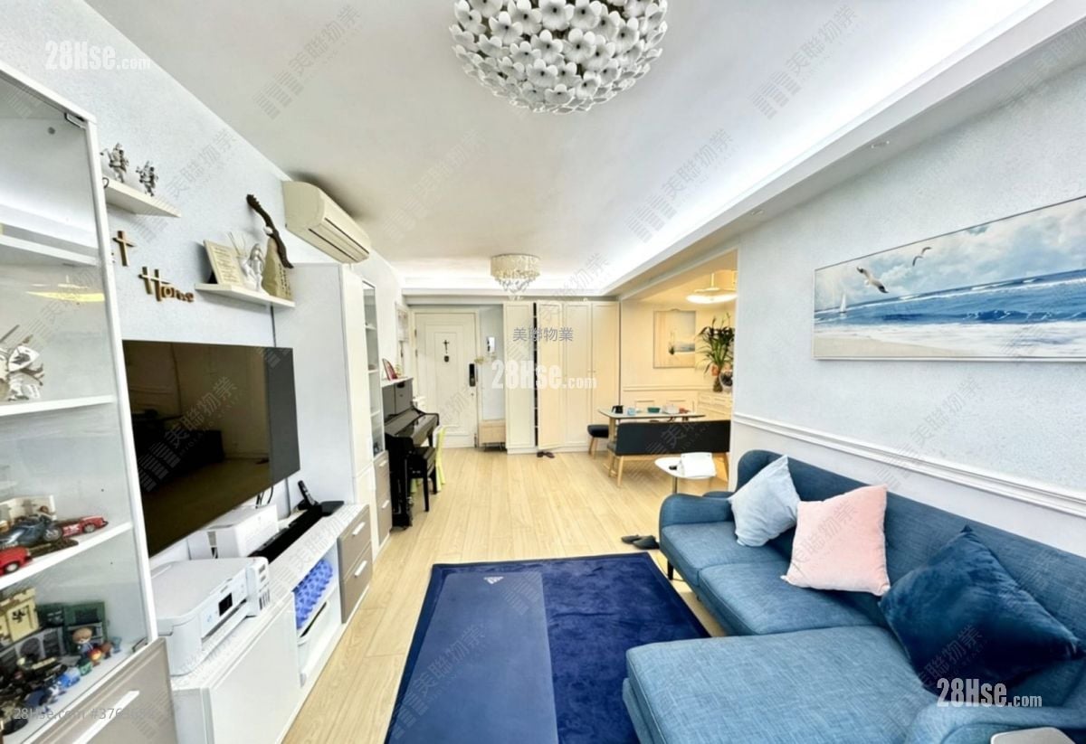 Residence Oasis Sell 3 Bedrooms , 2 Bathrooms 763 ft²