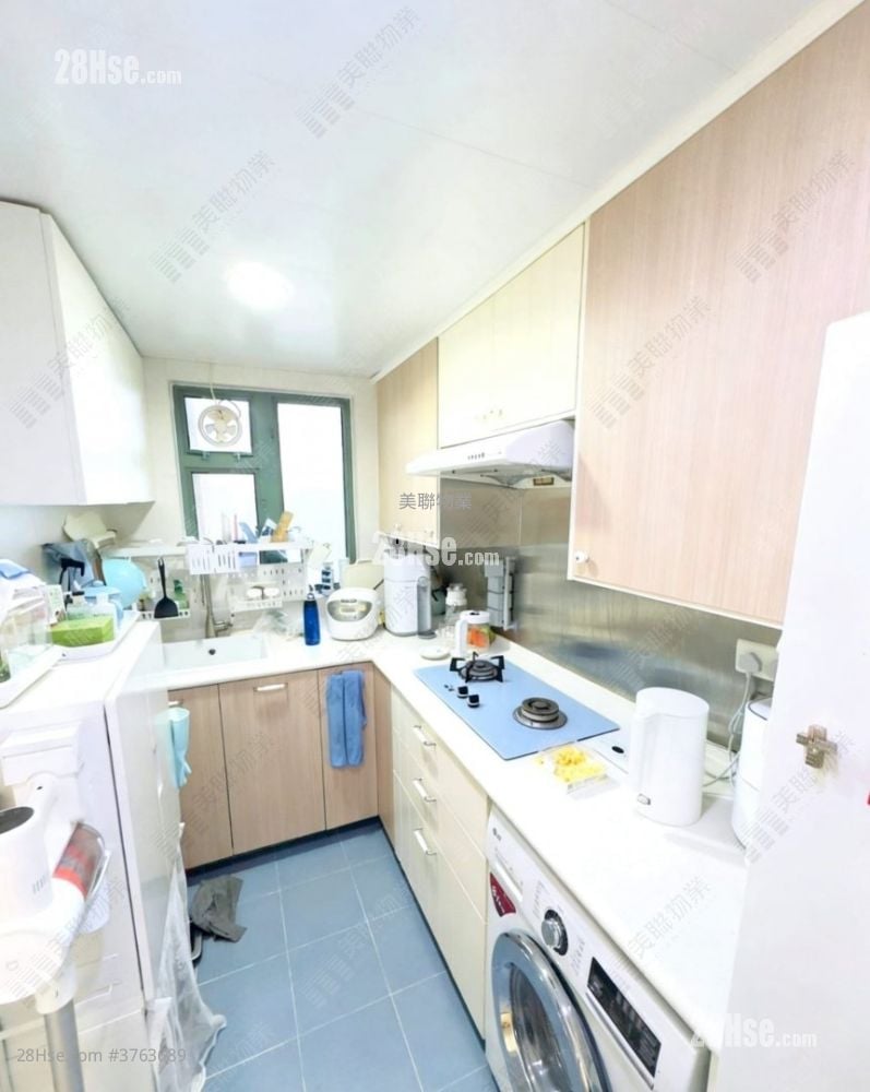 Residence Oasis Sell 3 Bedrooms , 2 Bathrooms 763 ft²