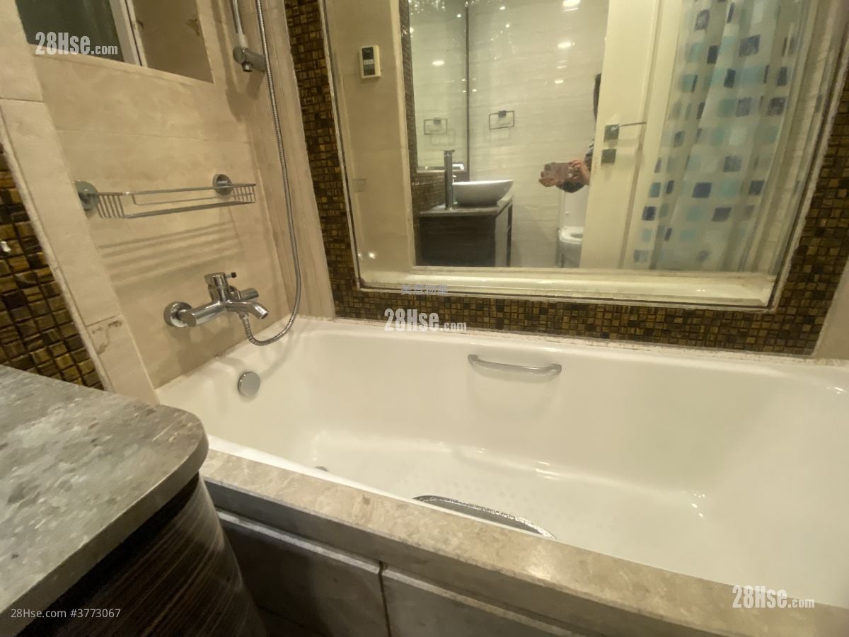 领凯 售盘 4 房 , 3 浴室 995 平方尺