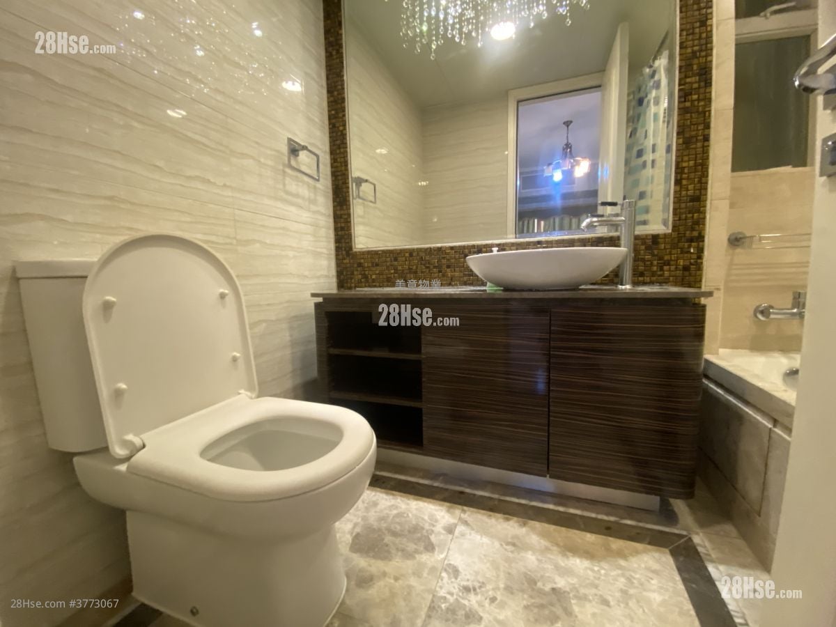 领凯 售盘 4 房 , 3 浴室 995 平方尺