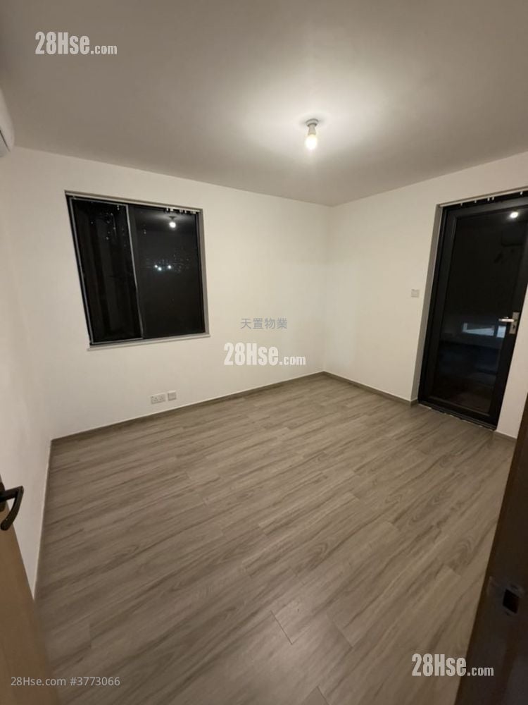 村屋 售盘 3 房 , 1 浴室 700 平方尺