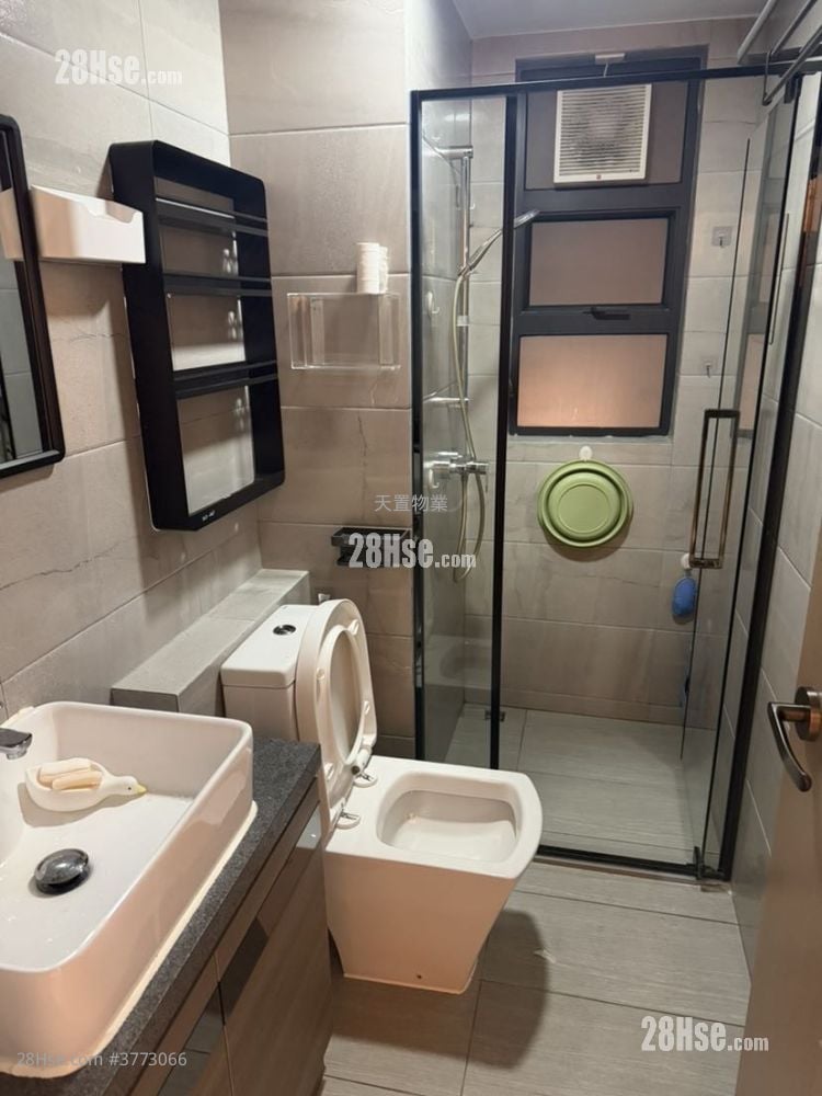 村屋 售盘 3 房 , 1 浴室 700 平方尺