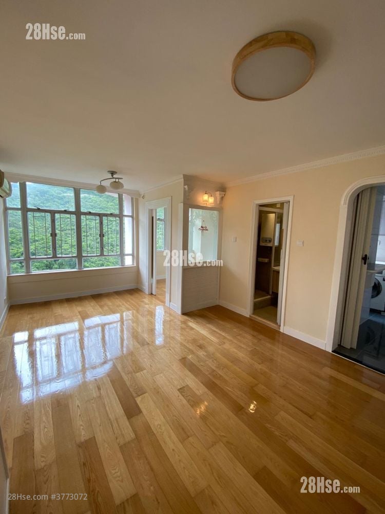 Lung Yan Court Rental 2 Bedrooms , 1 Bathroom 530 ft²