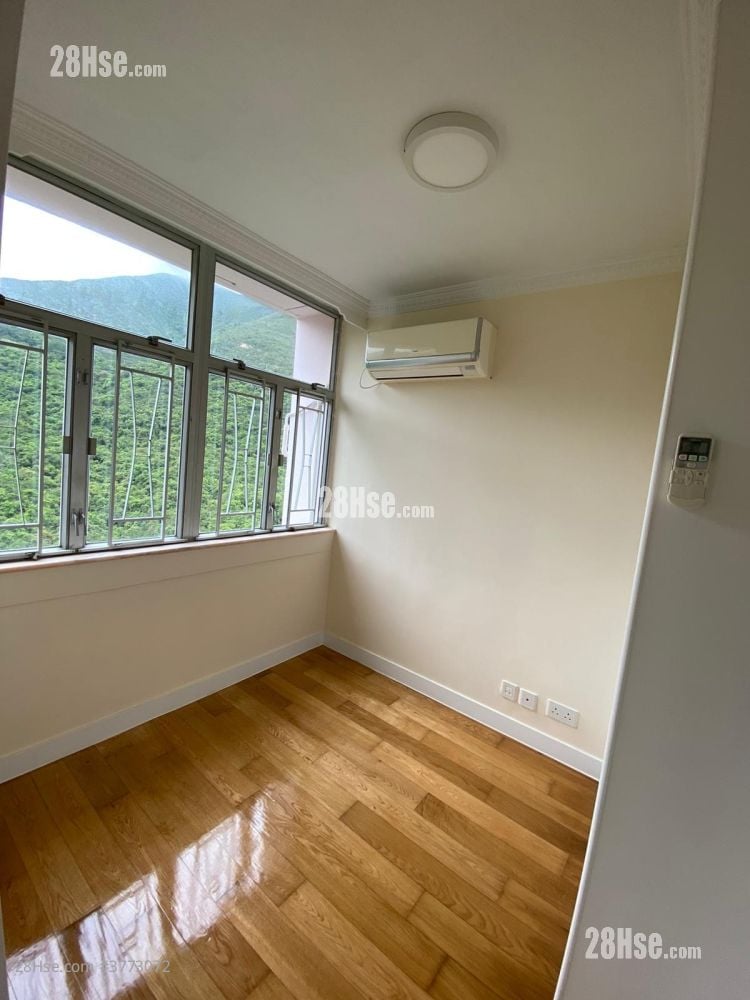 Lung Yan Court Rental 2 Bedrooms , 1 Bathroom 530 ft²