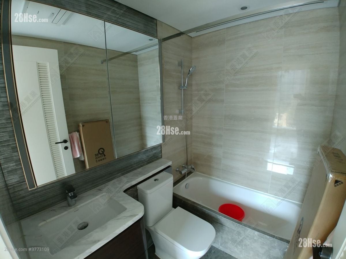 Savannah Sell 2 Bedrooms 439 ft²