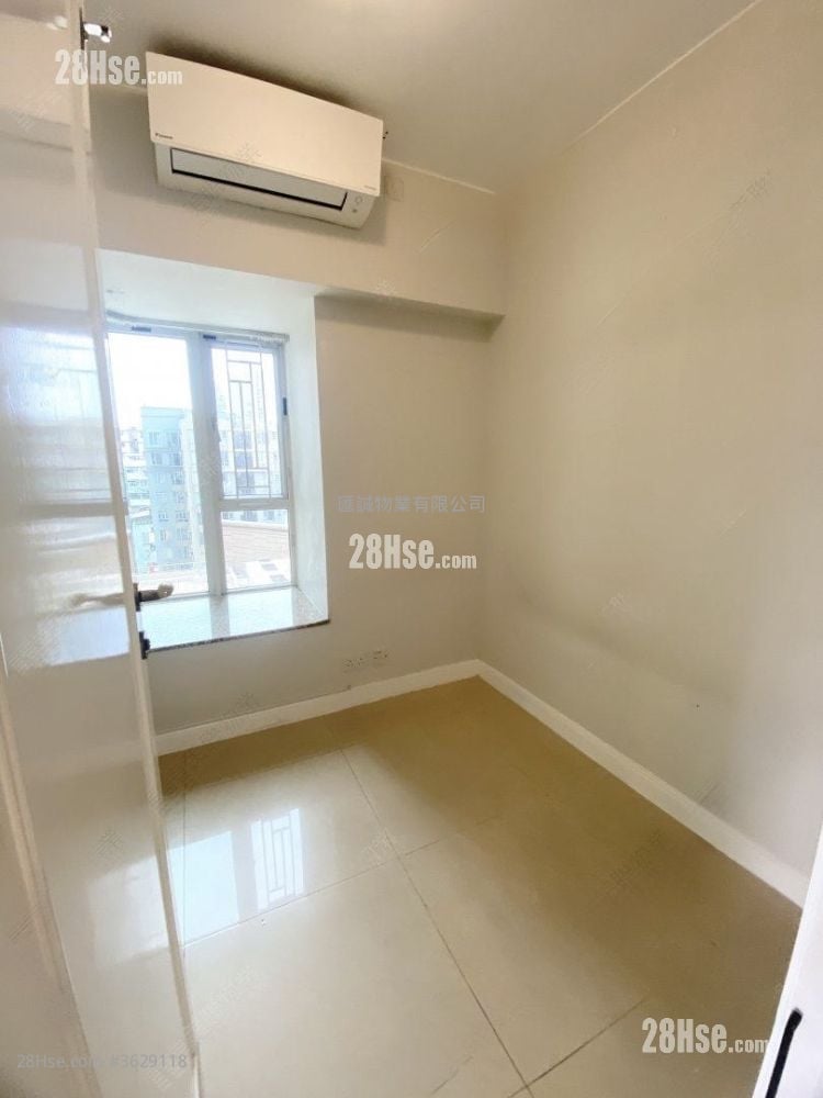 Sky Tower Sell 2 Bedrooms , 1 Bathroom 539 ft²