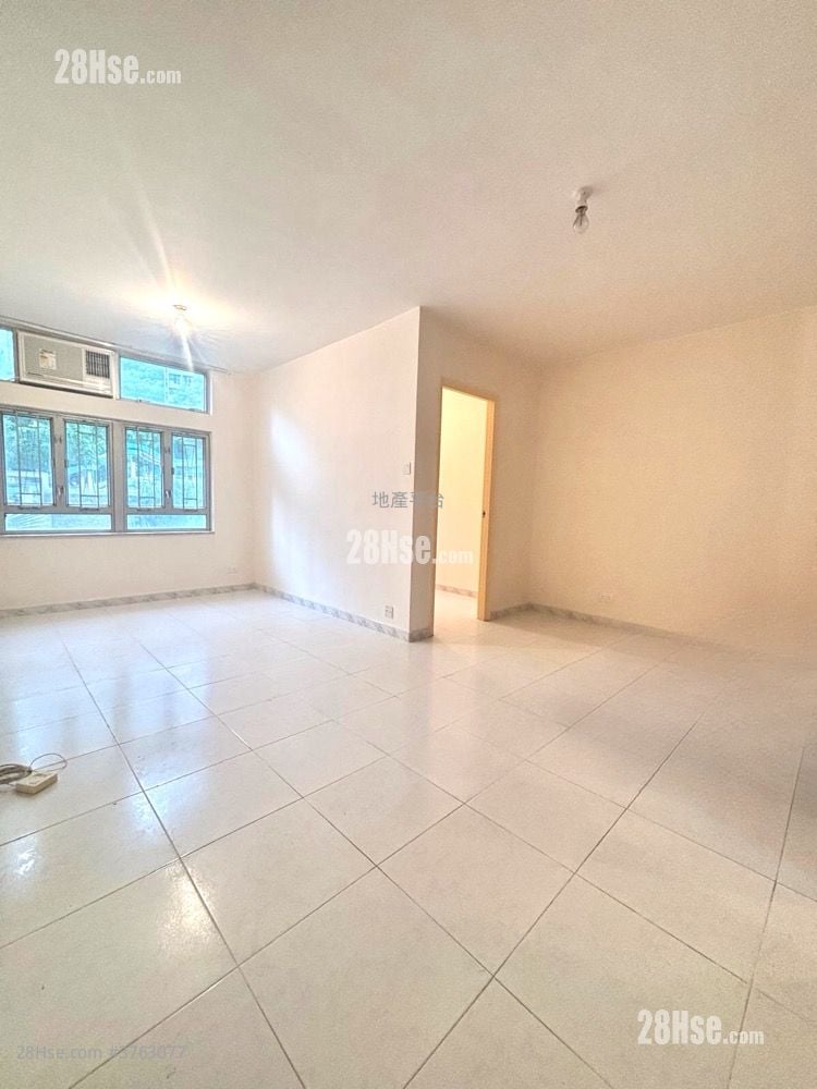 Hung Fuk Court Sell 3 Bedrooms , 1 Bathroom 645 ft²