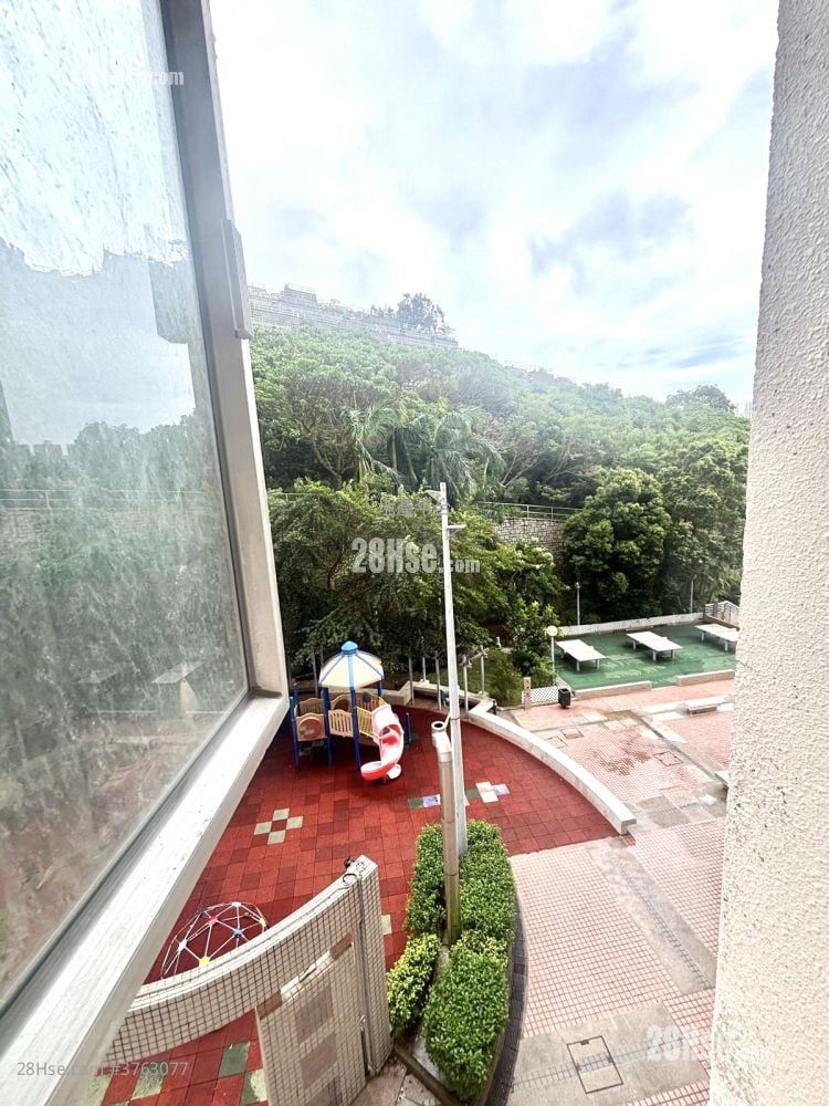 Hung Fuk Court Sell 3 Bedrooms , 1 Bathroom 645 ft²