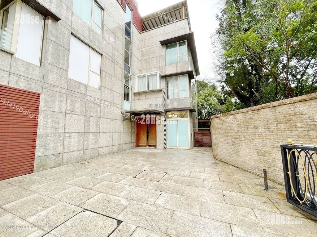 St. Andrews Place Sell 5+ Bedrooms 3,764 ft²