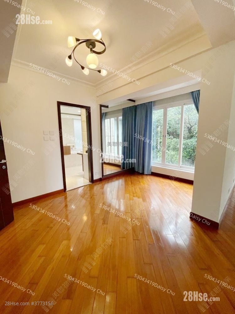 St. Andrews Place Sell 5+ Bedrooms 3,764 ft²