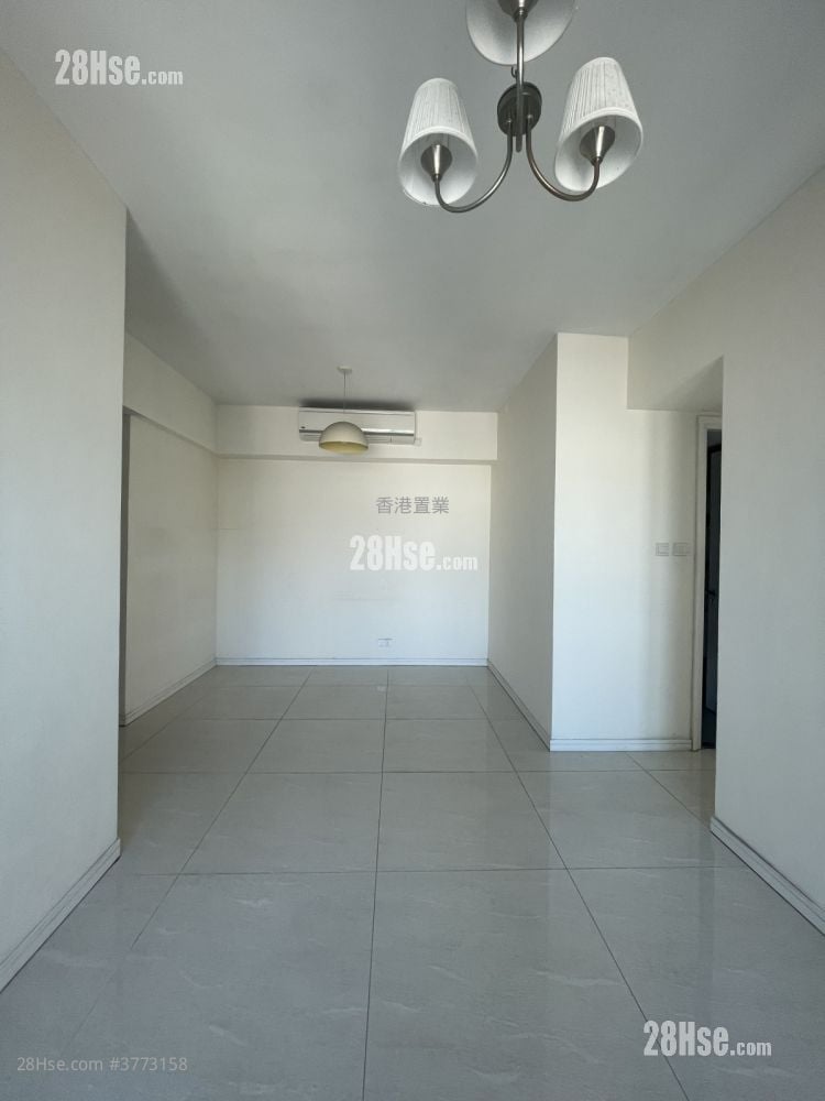 Trinity Towers Sell 3 Bedrooms , 1 Bathroom 597 ft²