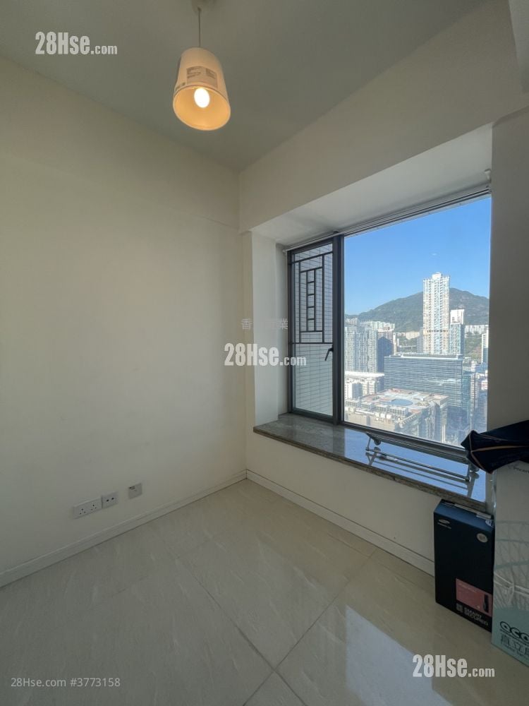 Trinity Towers Sell 3 Bedrooms , 1 Bathroom 597 ft²