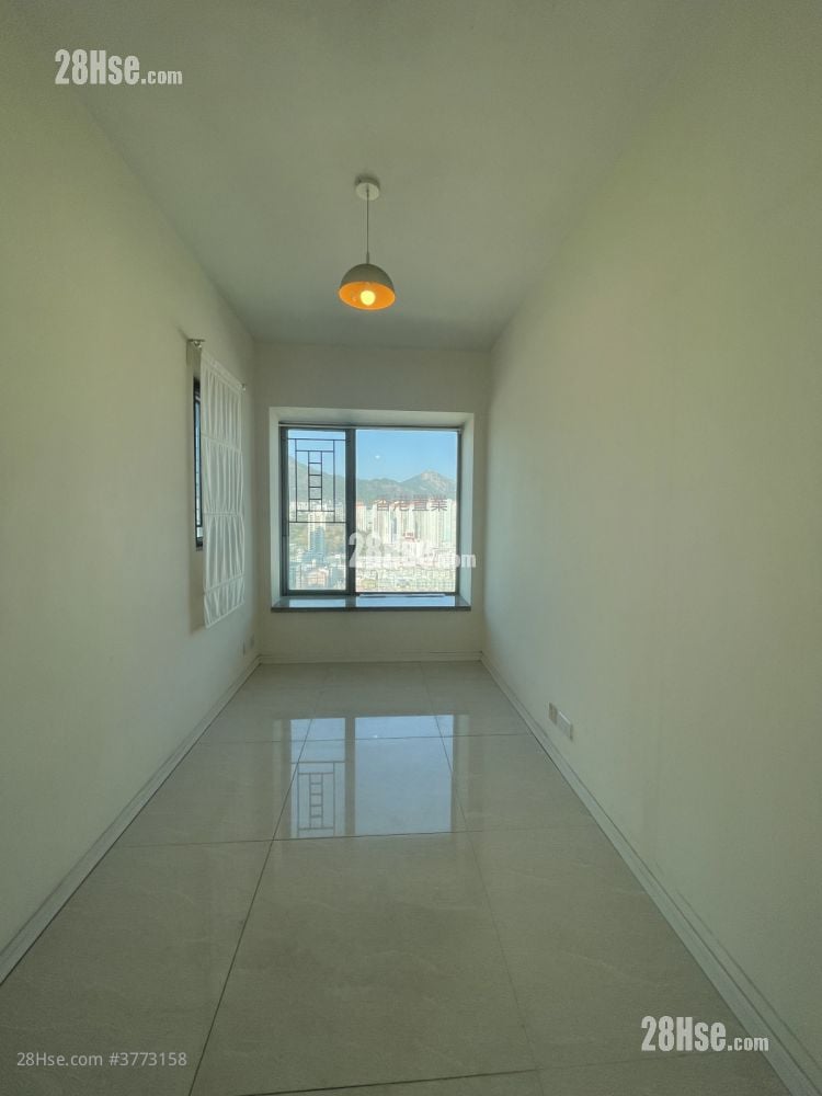 Trinity Towers Sell 3 Bedrooms , 1 Bathroom 597 ft²