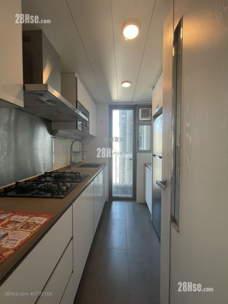 Trinity Towers Sell 3 Bedrooms , 1 Bathroom 597 ft²