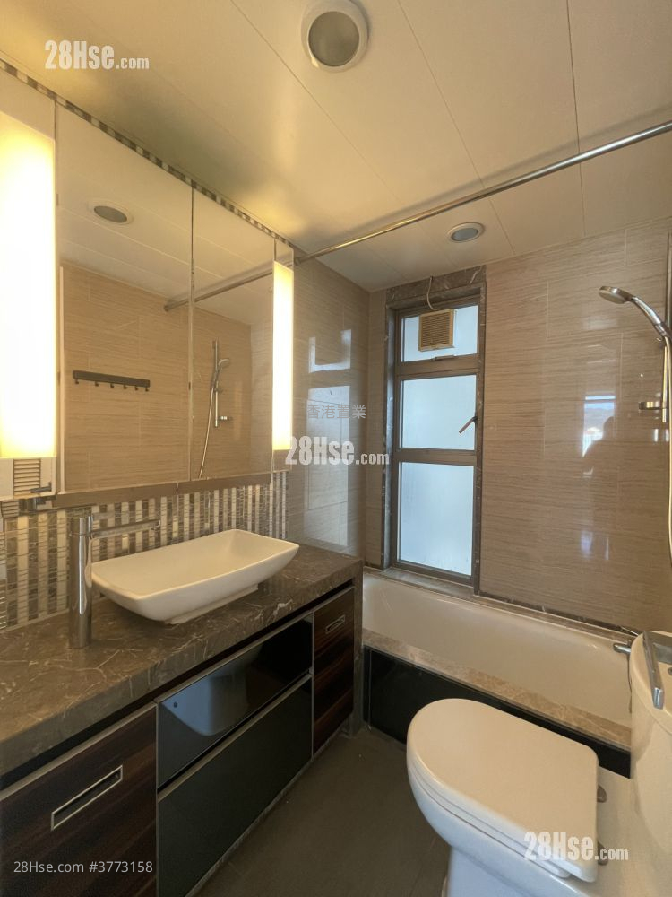 Trinity Towers Sell 3 Bedrooms , 1 Bathroom 597 ft²